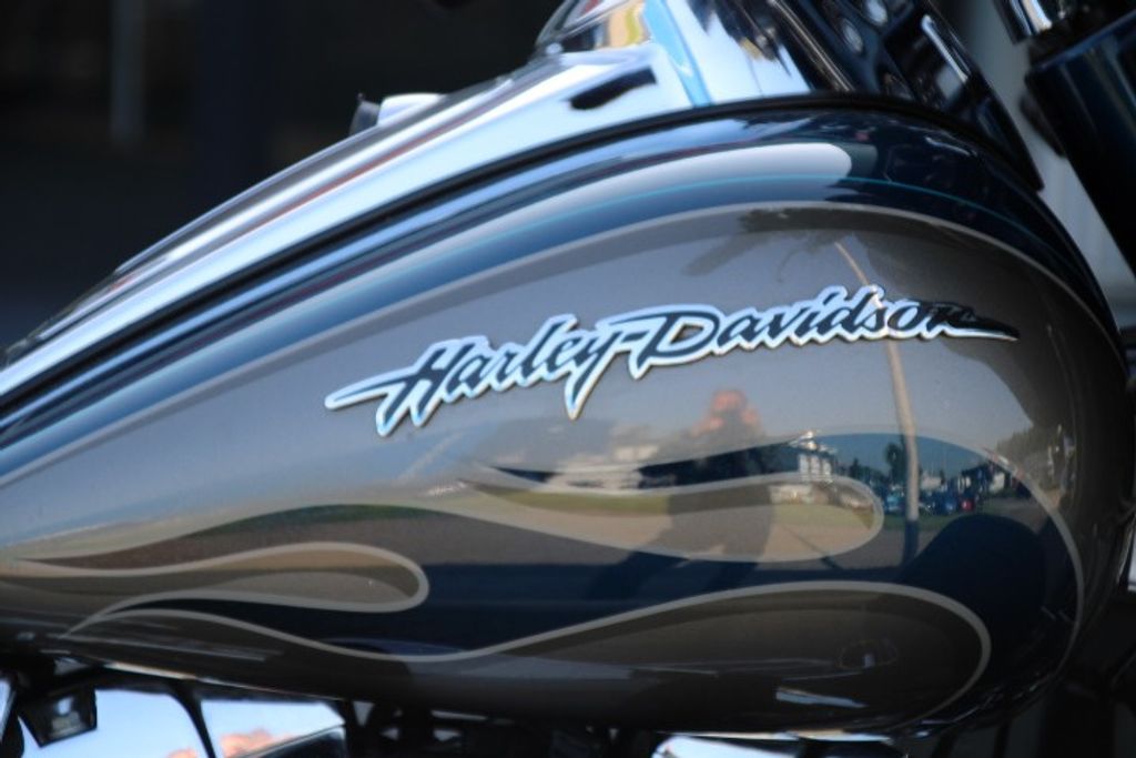 FLHTCUSE CVO  FLHTCUSE CVO