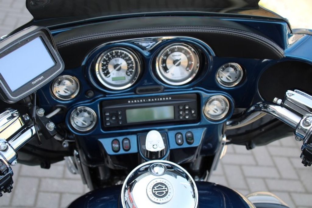 FLHTCUSE CVO  FLHTCUSE CVO