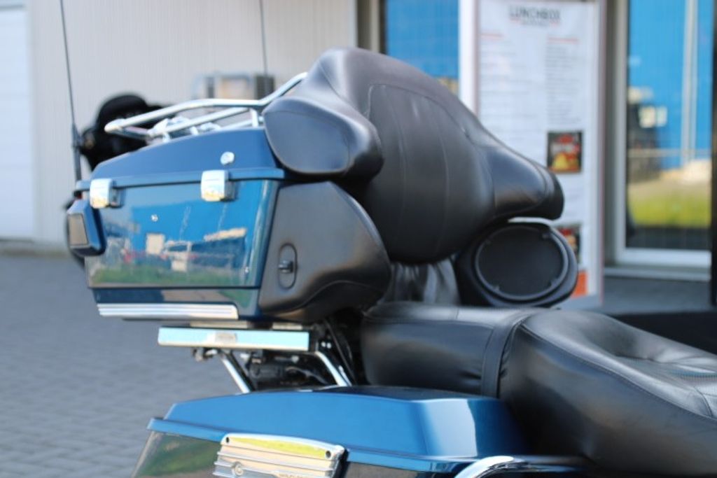 FLHTCUSE CVO  FLHTCUSE CVO