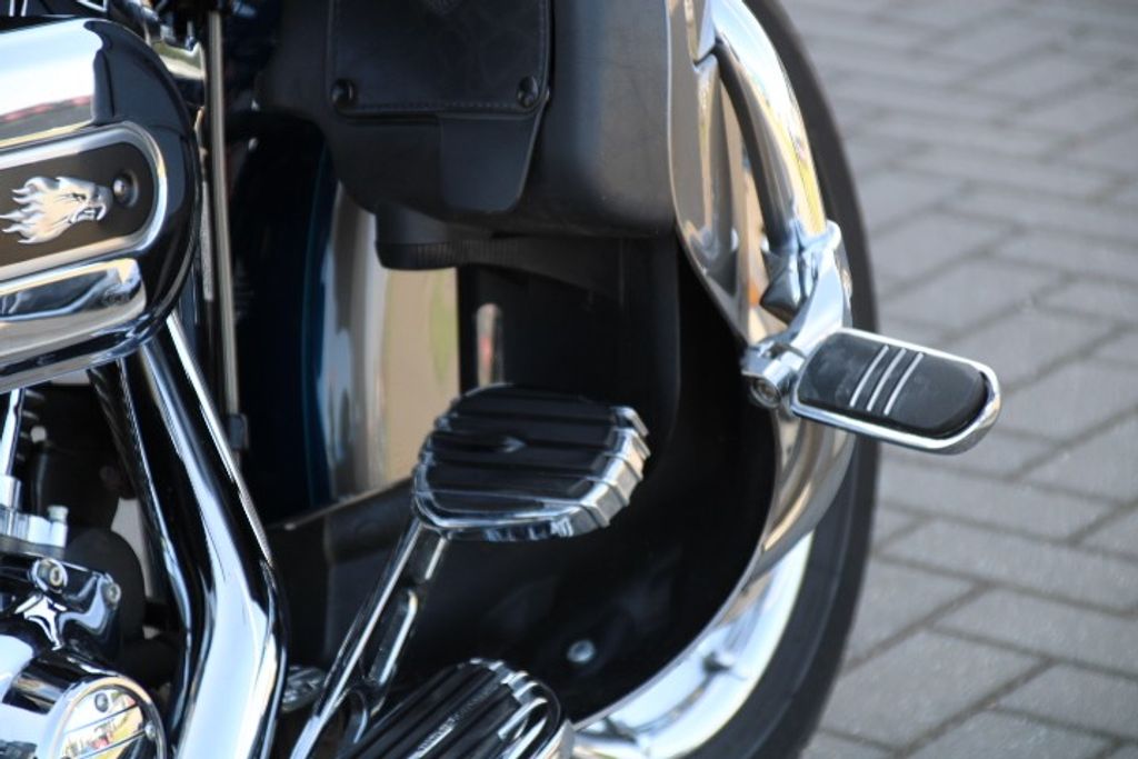 FLHTCUSE CVO  FLHTCUSE CVO