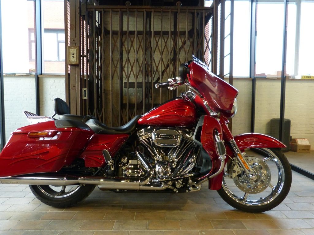  TOURING FLHXSE CVO Street Glide