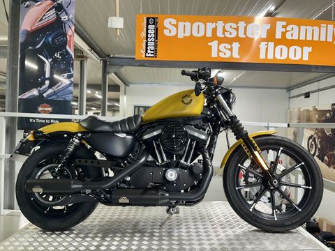  SPORTSTER XL883N IRON Met elektronisch regelbare uitlaat