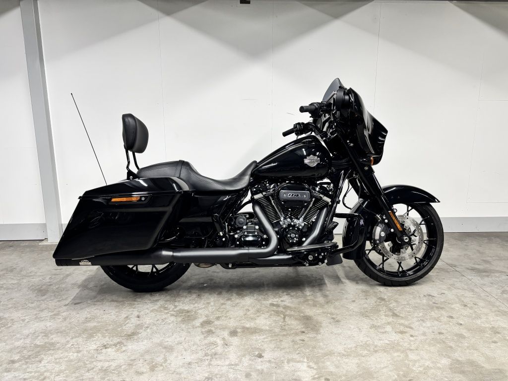  TOURING FLHXS STREET GLIDE MET ELECTRONISCH REGELBARE UITLAAT