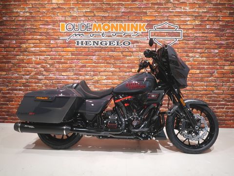 FLHXSTSE Street Glide CVO 121