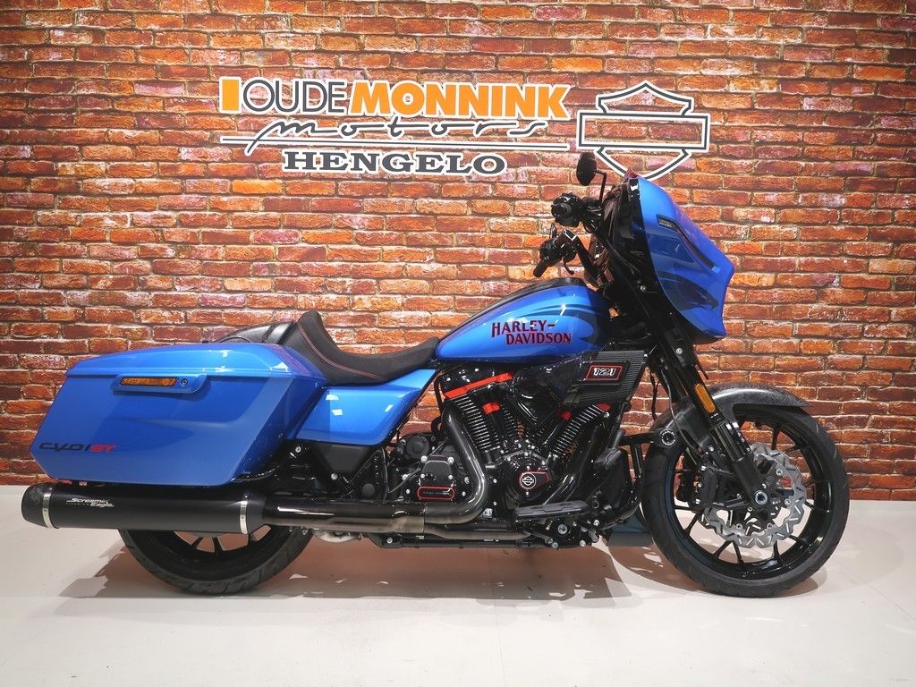  FLHXSTSE Street Glide CVO 121