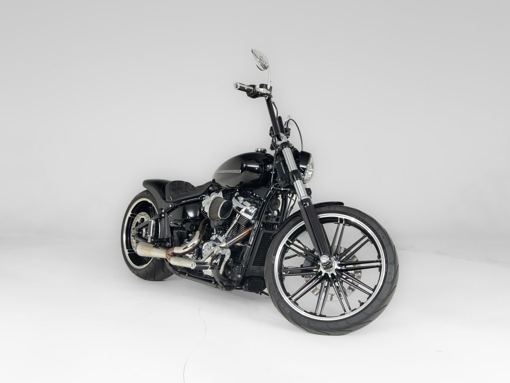  FXBR Breakout Softail Vivid Black