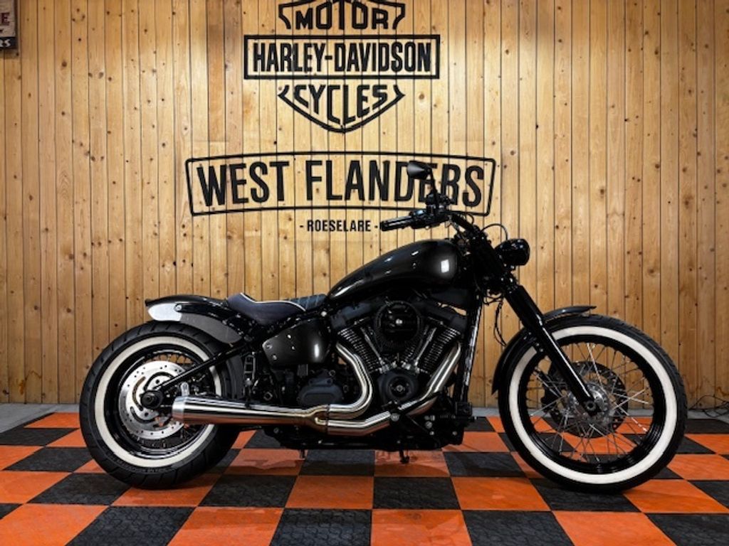  Street Bob