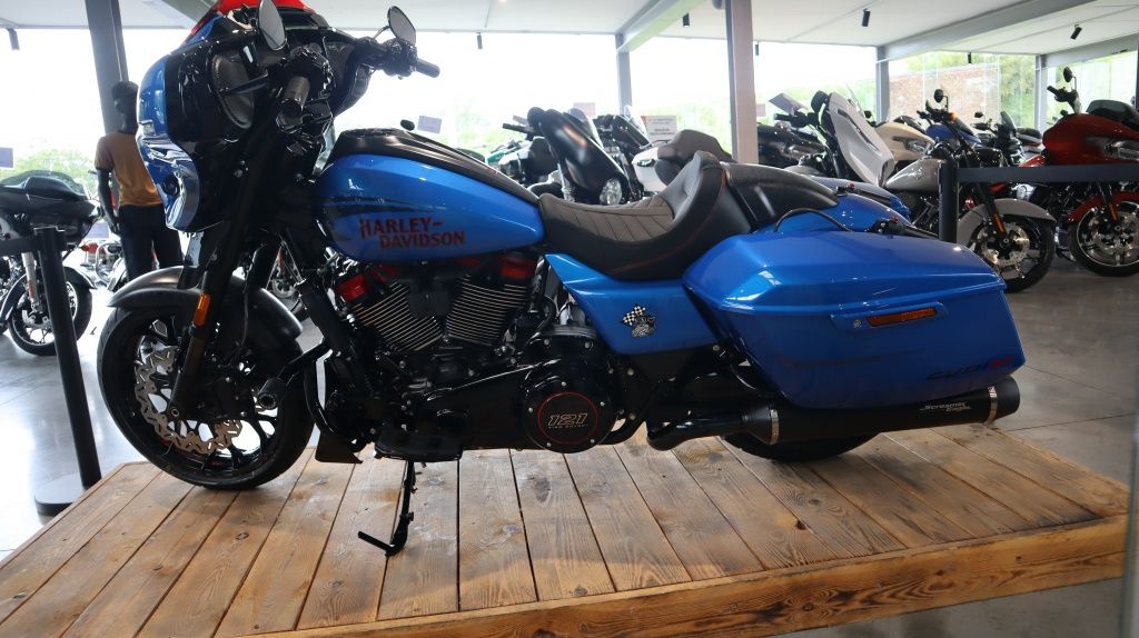 Tour STREET Glide St CVO