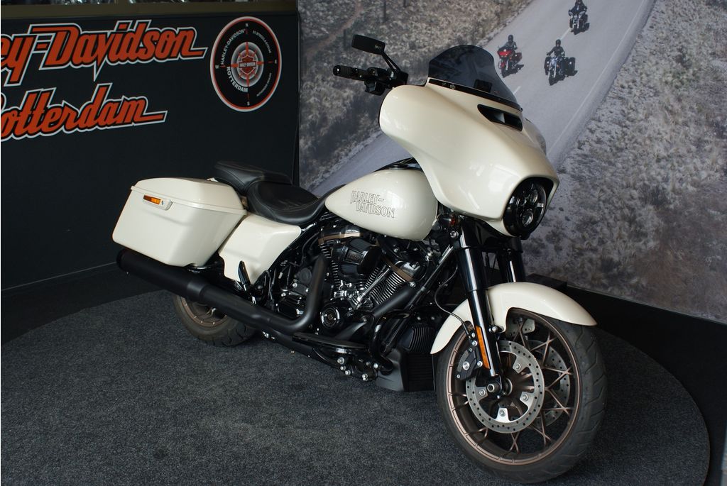  FLHXST STREET GLIDE ST