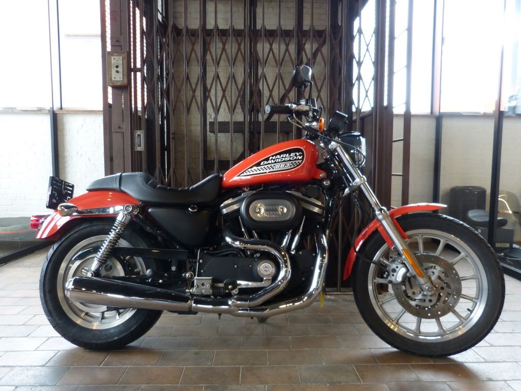  Sportster XL883R Roadster