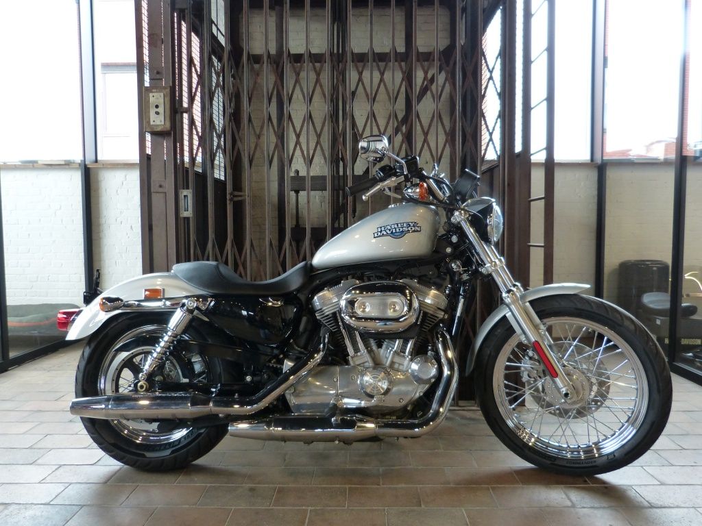  Sportster XL883L