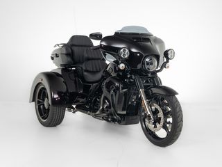  FLHTCUTGSE CVO Tri Glide Custom Colour