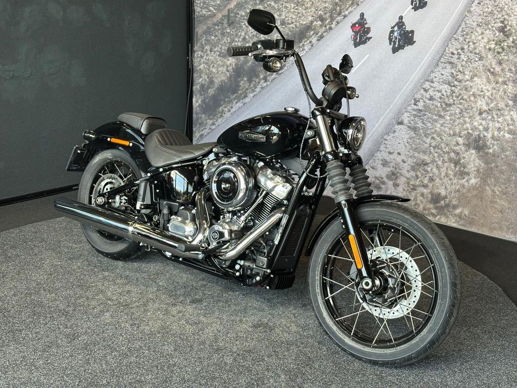  FXBB STREET BOB Laced Wheels - Vivid Black