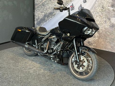  FLTRXST ROAD GLIDE ST