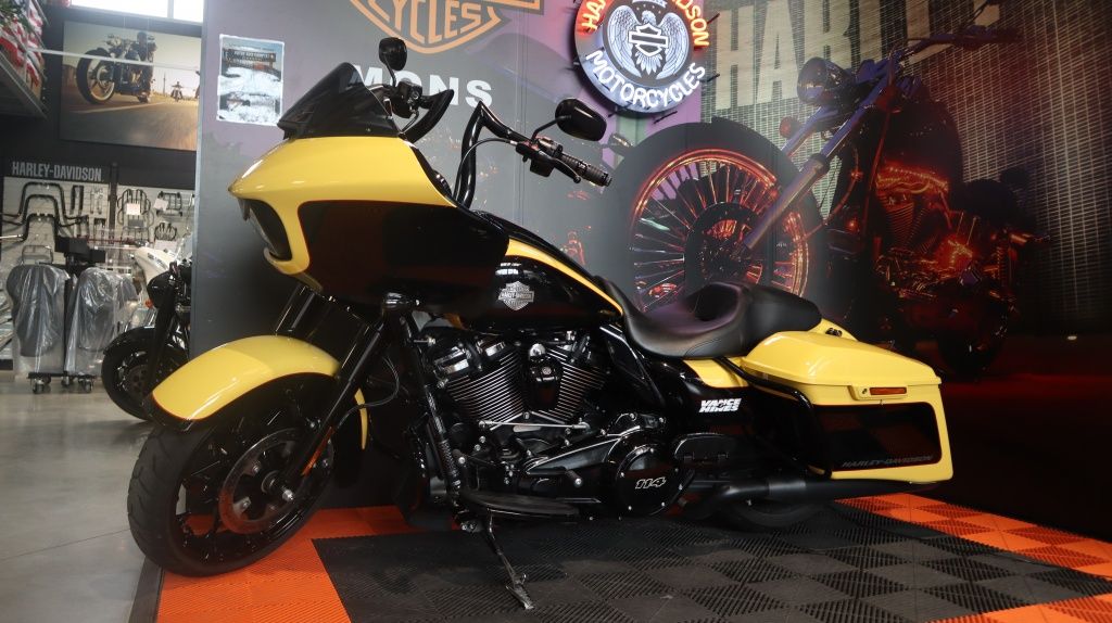  Tour ROAD GLIDE