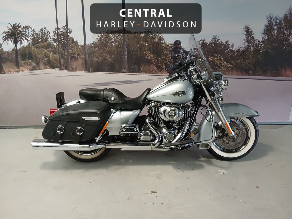  Road King 1690 FLHRC CLASSIC