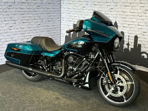  FLHX STREET GLIDE Black Trim - Two Tone