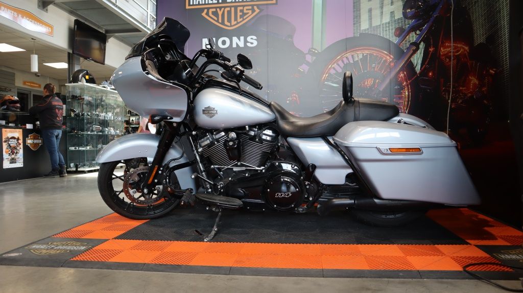  Tour Road Glide Sp&eacute;ciale