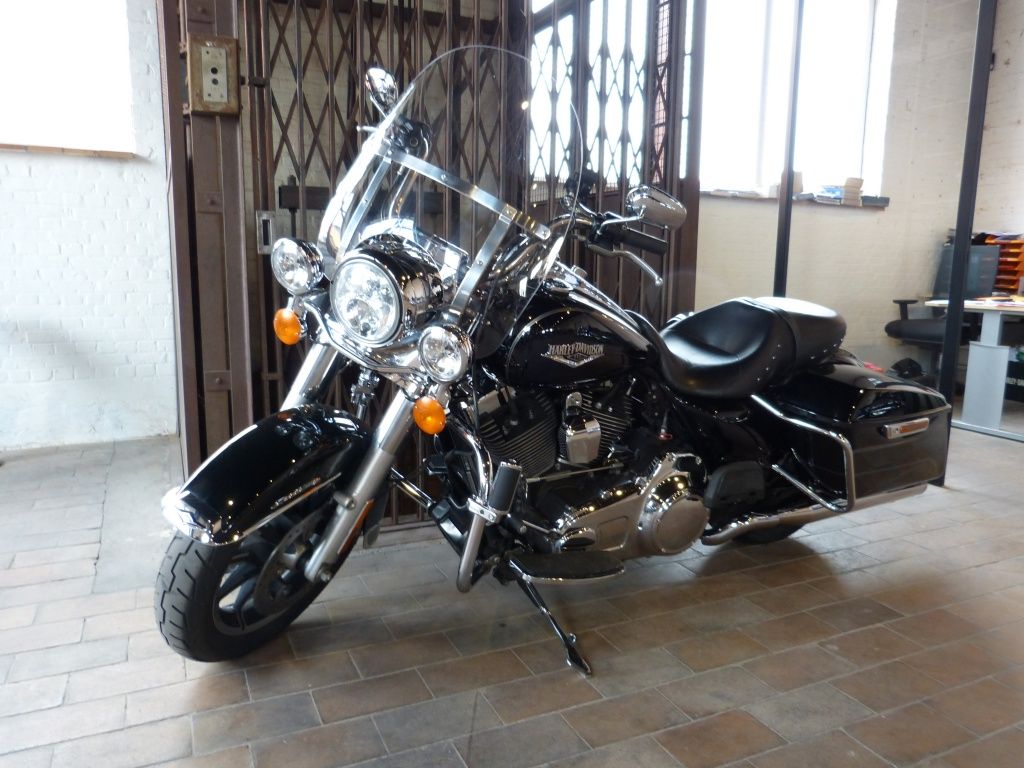 TOURING FLHR Road King  TOURING FLHR Road King