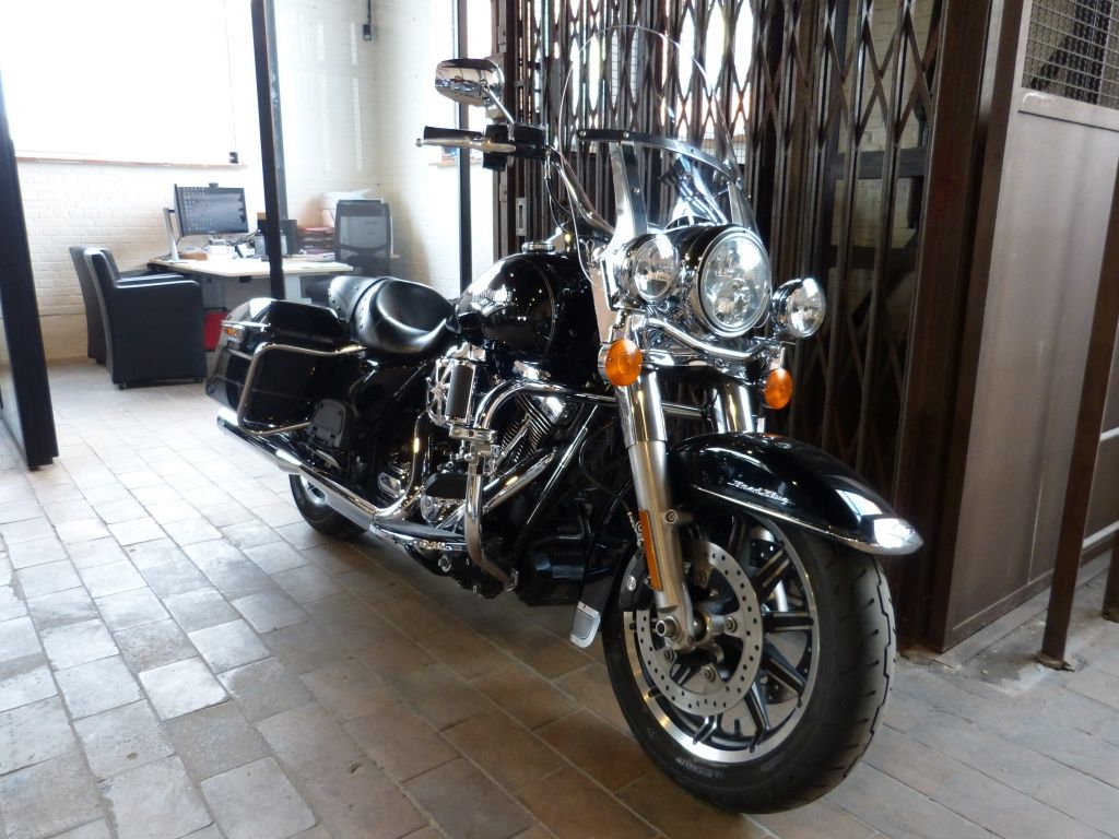 TOURING FLHR Road King  TOURING FLHR Road King