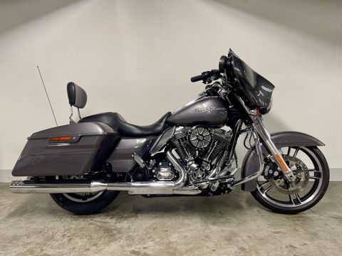  TOURING FLHXS STREET GLIDE SPECIAL MET ELECTRONISCH REGELBARE UITLAAT