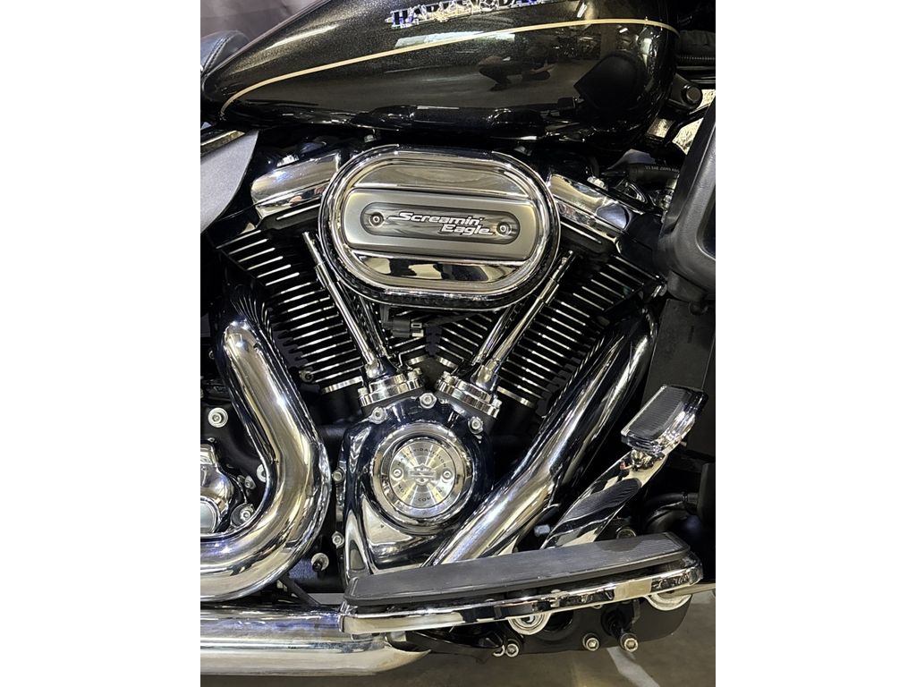 Touring Touring Ultra Limited FLHTK  Touring Touring Ultra Limited FLHTK