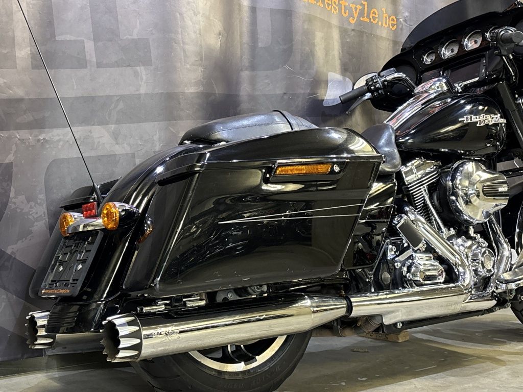 Touring Touring Street Glide Special FLHXS  Touring Touring Street Glide Special FLHXS