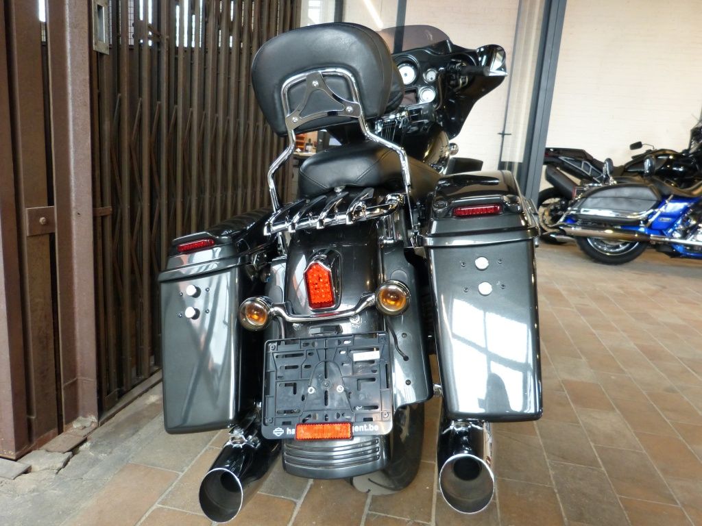 Touring FLHX Street Glide  Touring FLHX Street Glide