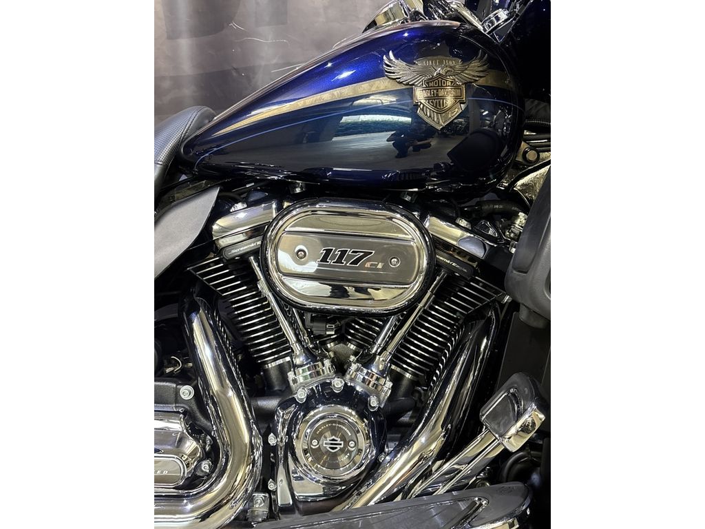 Touring Touring Ultra Limited CVO Anniversary FLHTKSE ANV  Touring Touring Ultra Limited CVO Anniversary FLHTKSE ANV