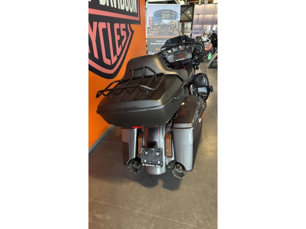 Tour Street Glide CVO  Tour Street Glide CVO