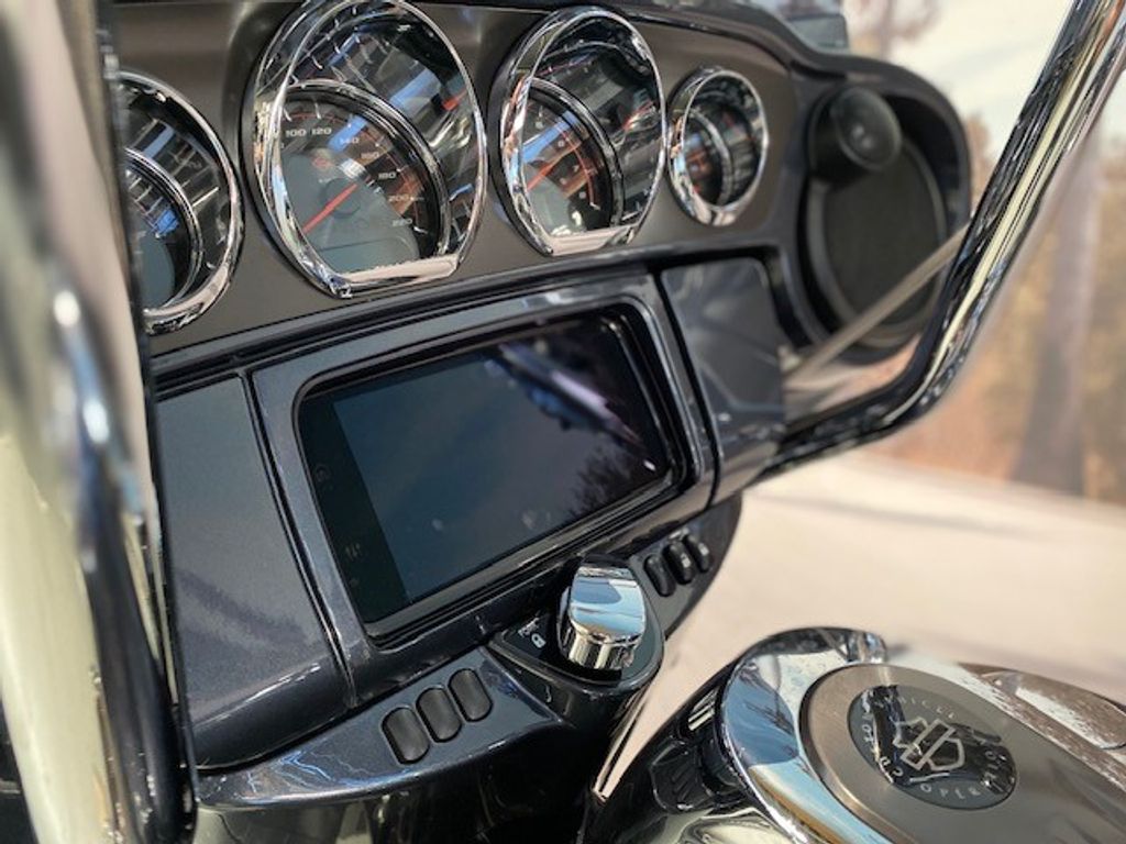 Cvo 1900 78KW STREET GLIDE  Cvo 1900 78KW STREET GLIDE