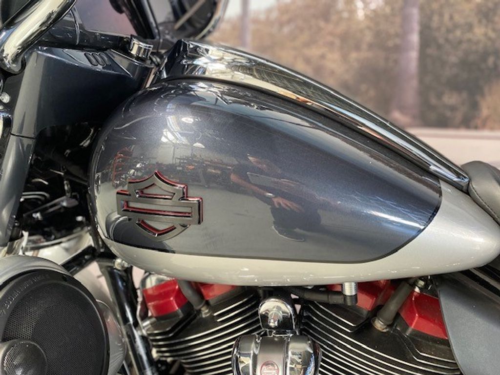 Cvo 1900 78KW STREET GLIDE  Cvo 1900 78KW STREET GLIDE