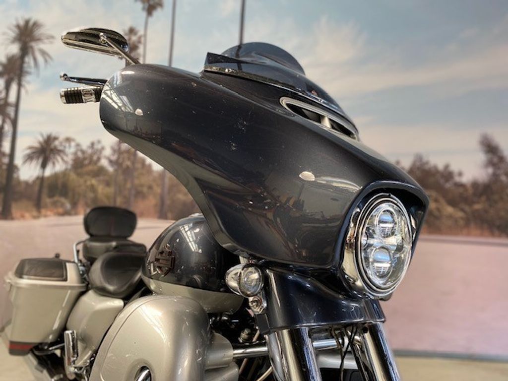 Cvo 1900 78KW STREET GLIDE  Cvo 1900 78KW STREET GLIDE