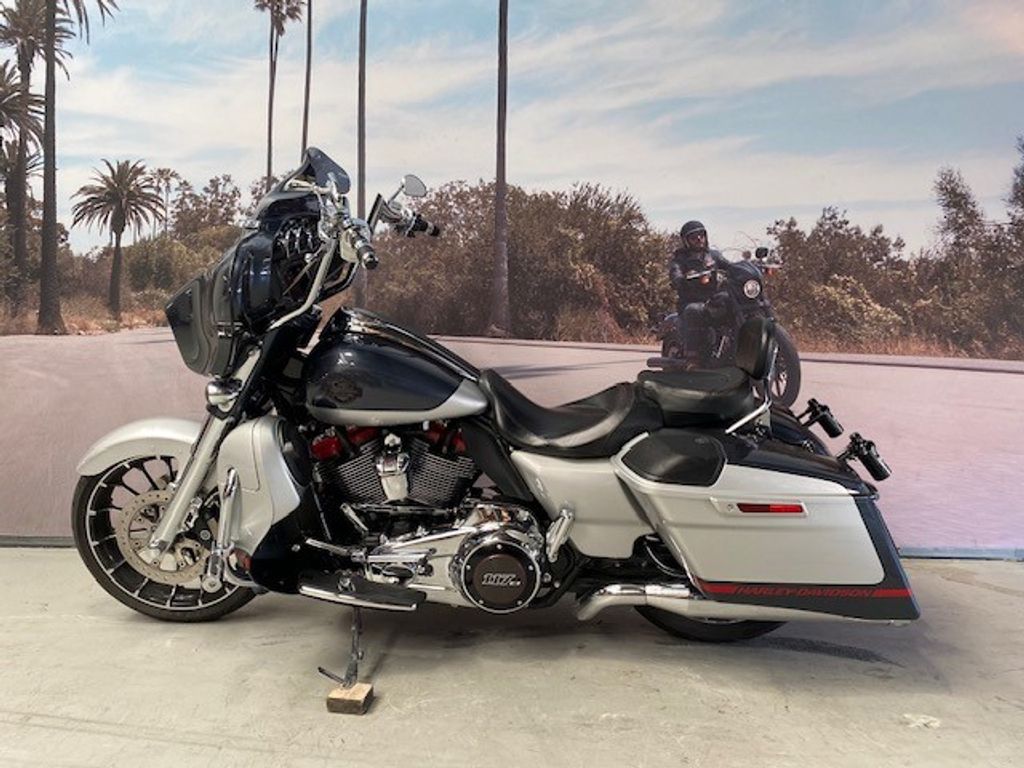 Cvo 1900 78KW STREET GLIDE  Cvo 1900 78KW STREET GLIDE