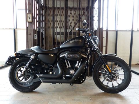  Sportster IRON 883
