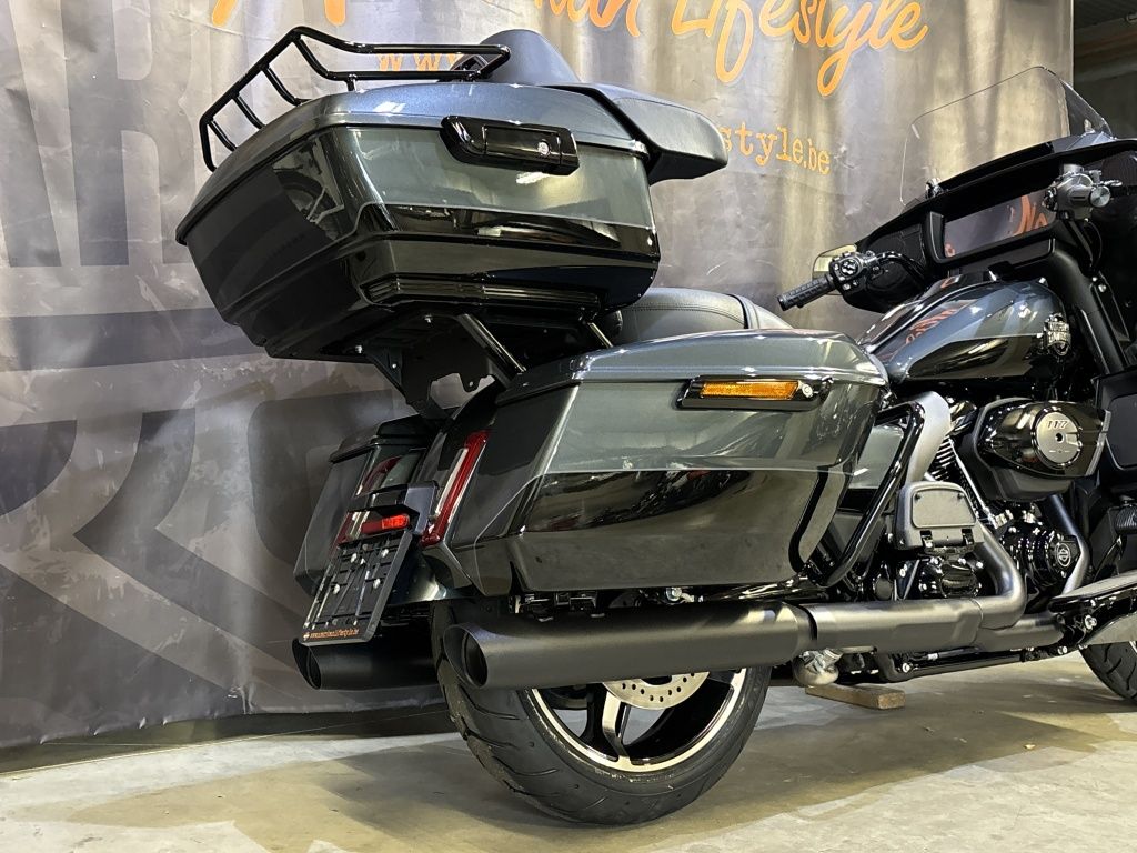 Touring Touring Street Glide Ultra FLHXU  Touring Touring Street Glide Ultra FLHXU
