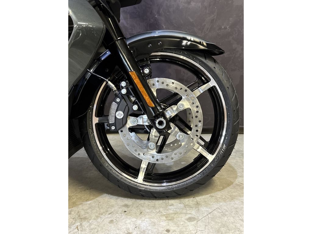 Touring Touring Street Glide Ultra FLHXU  Touring Touring Street Glide Ultra FLHXU