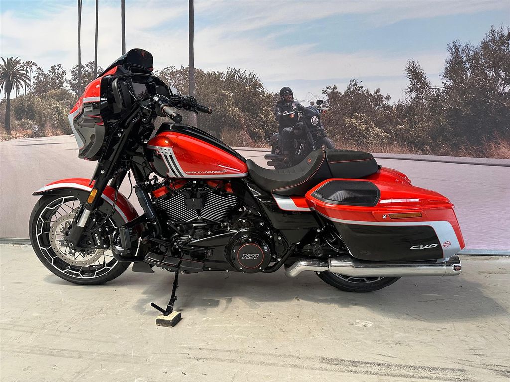 Street Glide CVO 121''  Street Glide CVO 121''