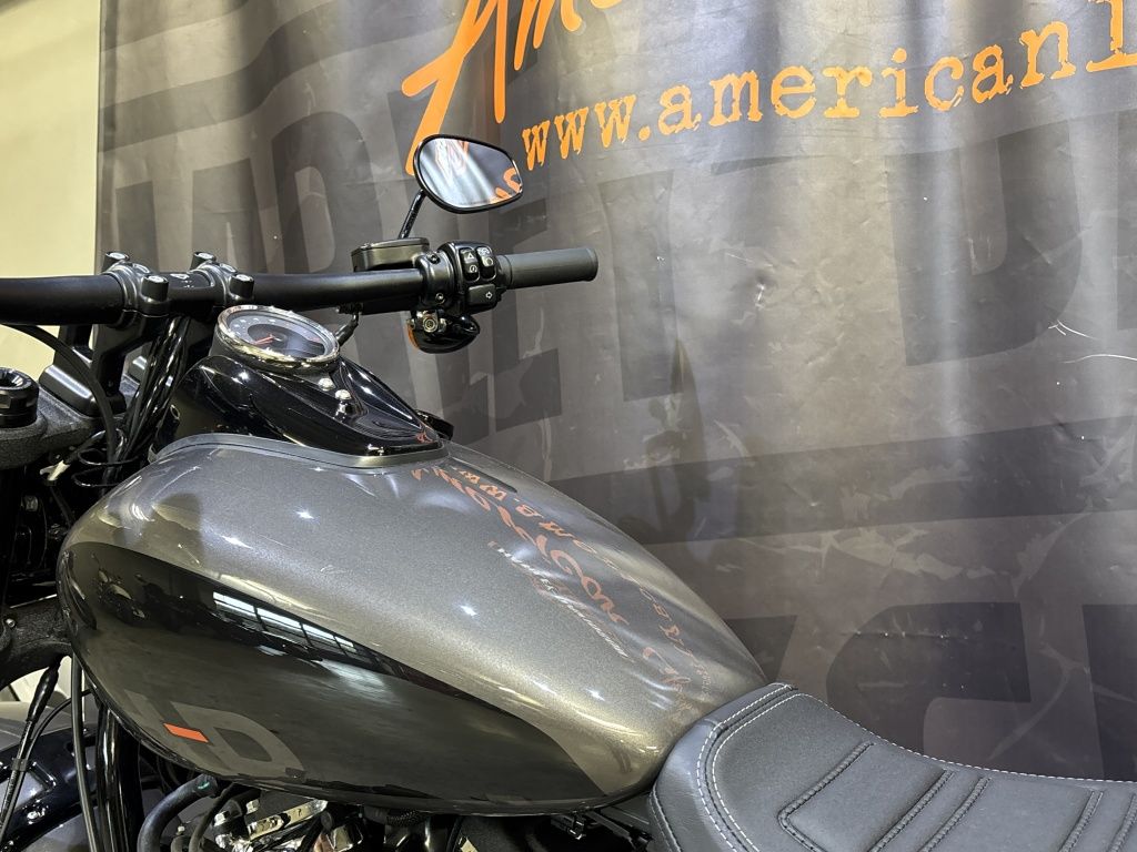 Chopper Softail Fat Bob FXFBS  Chopper Softail Fat Bob FXFBS