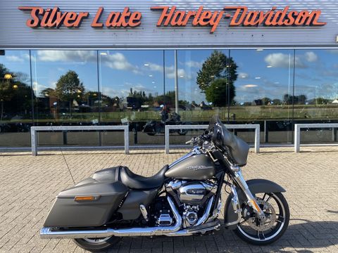  Cruiser Street Glide met 12 maanden waarborg