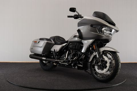 FLTRXSE CVO Road Glide Custom Color Platinum