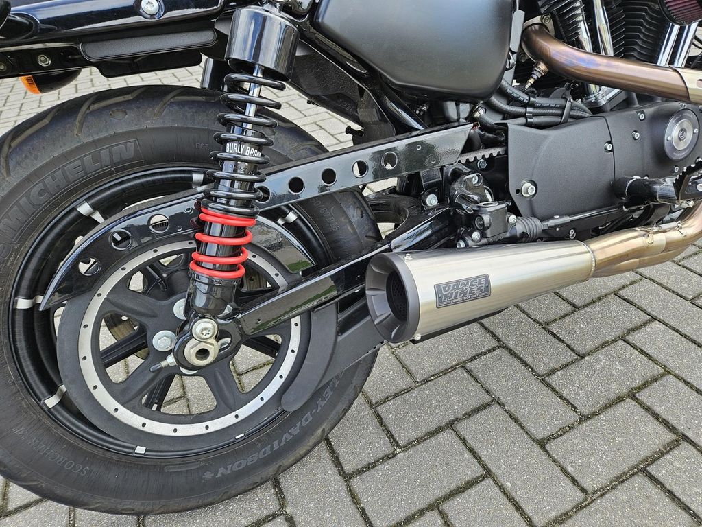 XL883 N Iron  XL883 N Iron