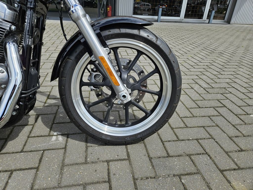 XL883L Super Low  XL883L Super Low