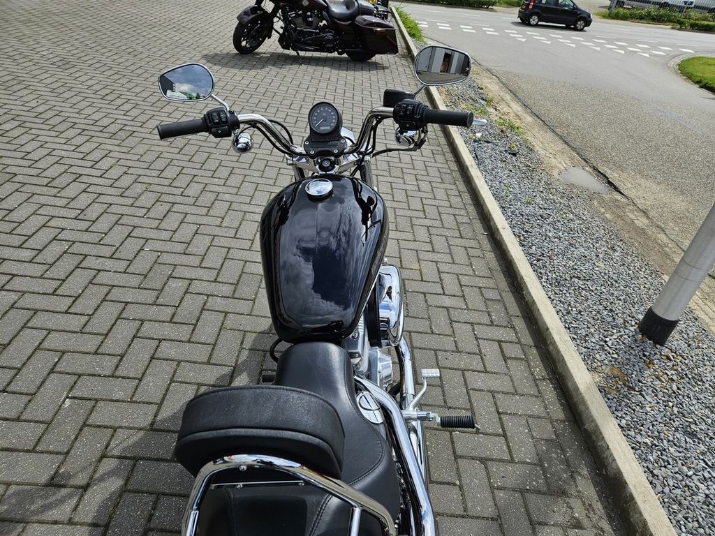 XL883L Super Low  XL883L Super Low