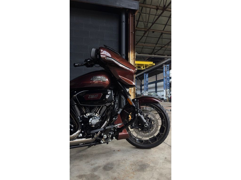 STREET GLIDE CVO 121 TOURING  STREET GLIDE CVO 121 TOURING