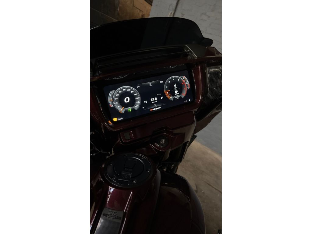 STREET GLIDE CVO 121 TOURING  STREET GLIDE CVO 121 TOURING