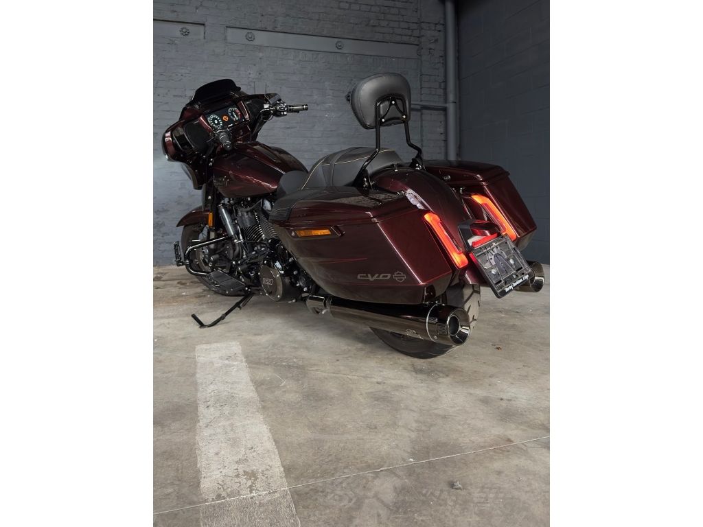 STREET GLIDE CVO 121 TOURING  STREET GLIDE CVO 121 TOURING