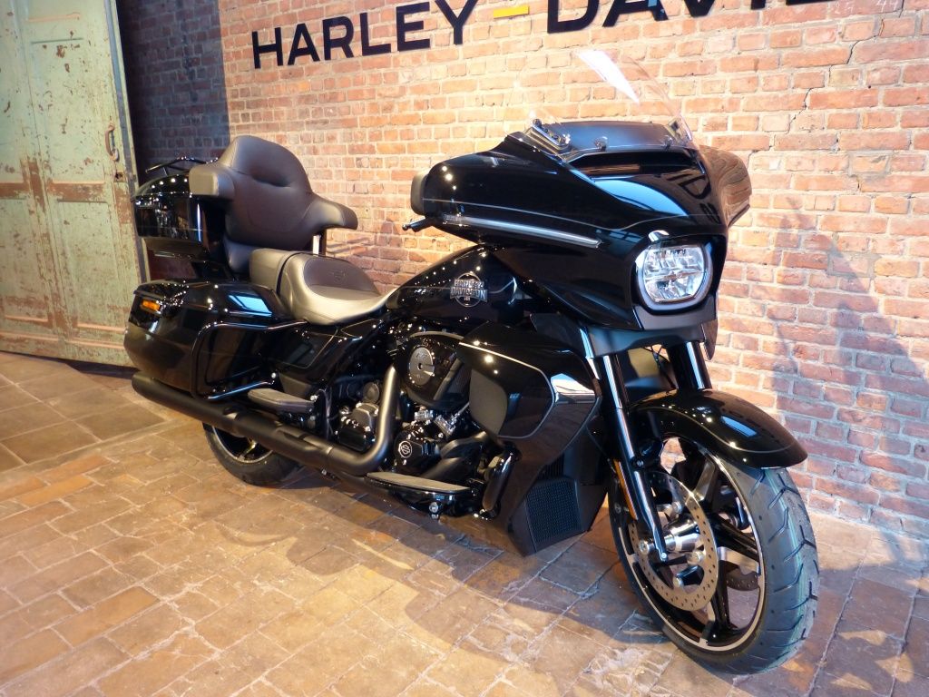 TOURING FLHXU Street Glide Ultra  TOURING FLHXU Street Glide Ultra