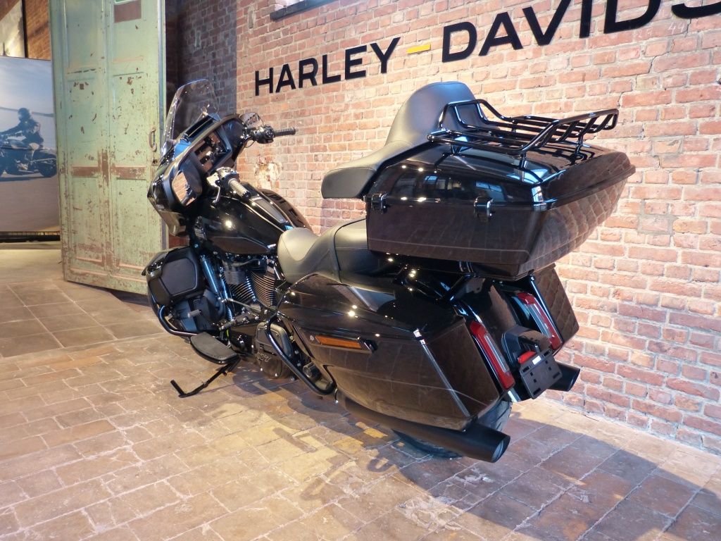 TOURING FLHXU Street Glide Ultra  TOURING FLHXU Street Glide Ultra