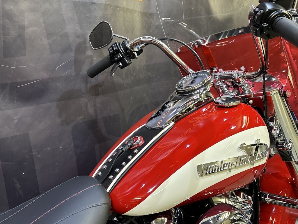 Chopper Softail Hydra - Glide Revival FLI  Chopper Softail Hydra - Glide Revival FLI